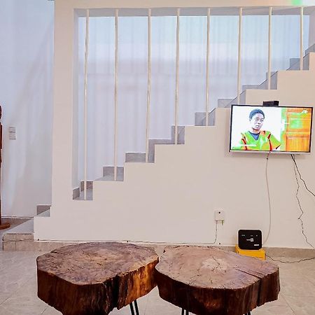 Duplex Mbote Brazzavile برازافيل المظهر الخارجي الصورة